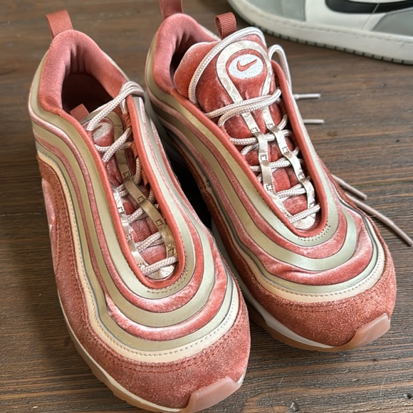 Nike Shoes - Pink velvet Nike AirMax size 9